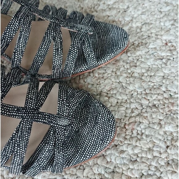 Loeffler Randall Black & white Strappy Sandals size 7.5 - Picture 9 of 12